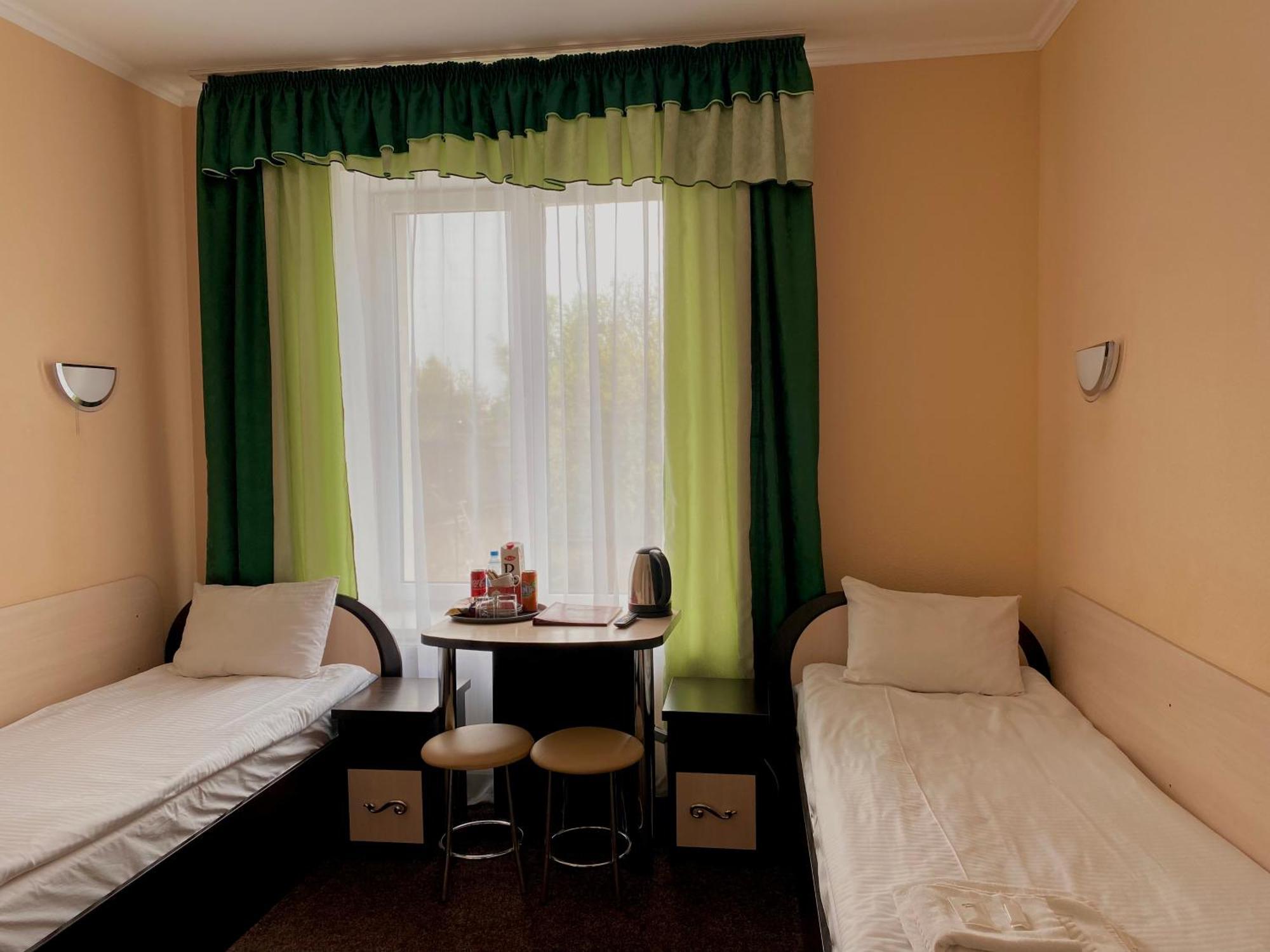 Орхідея Hotel Romny Exterior foto